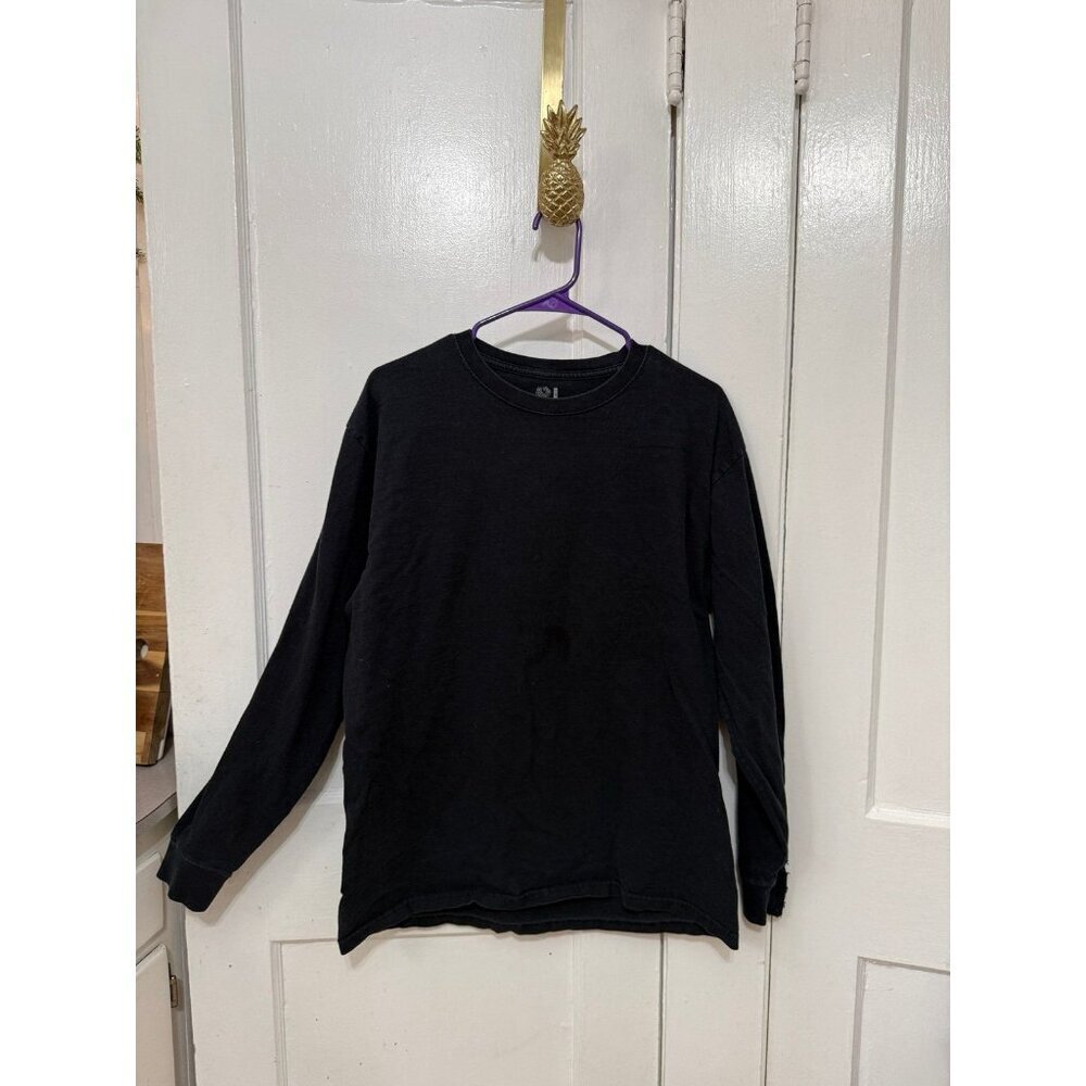 Fruit of the loom men’s size large black, long sleeve shirt